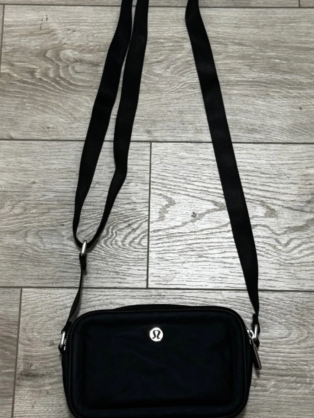 lululemon Camera Crossbody 2 L